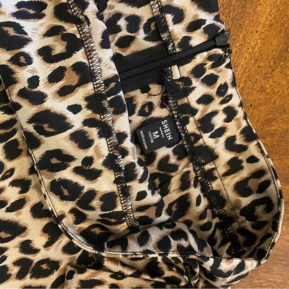 Leopard Mini Skirt With Tie Side - Picture 3 of 3